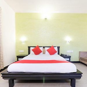 Oyo 345 Hotel Red Mount Aquilla